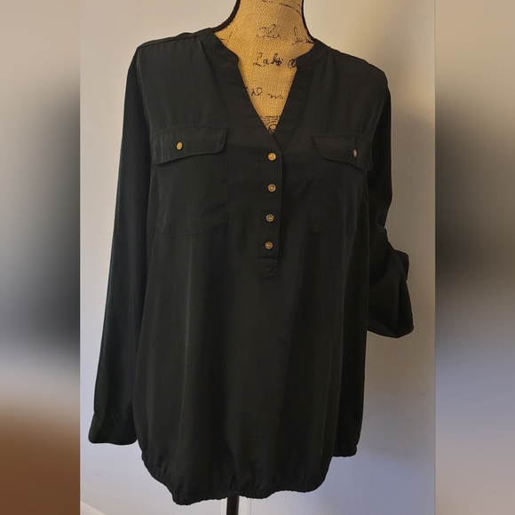 Buttoned Blouse - Picture 5 of 7